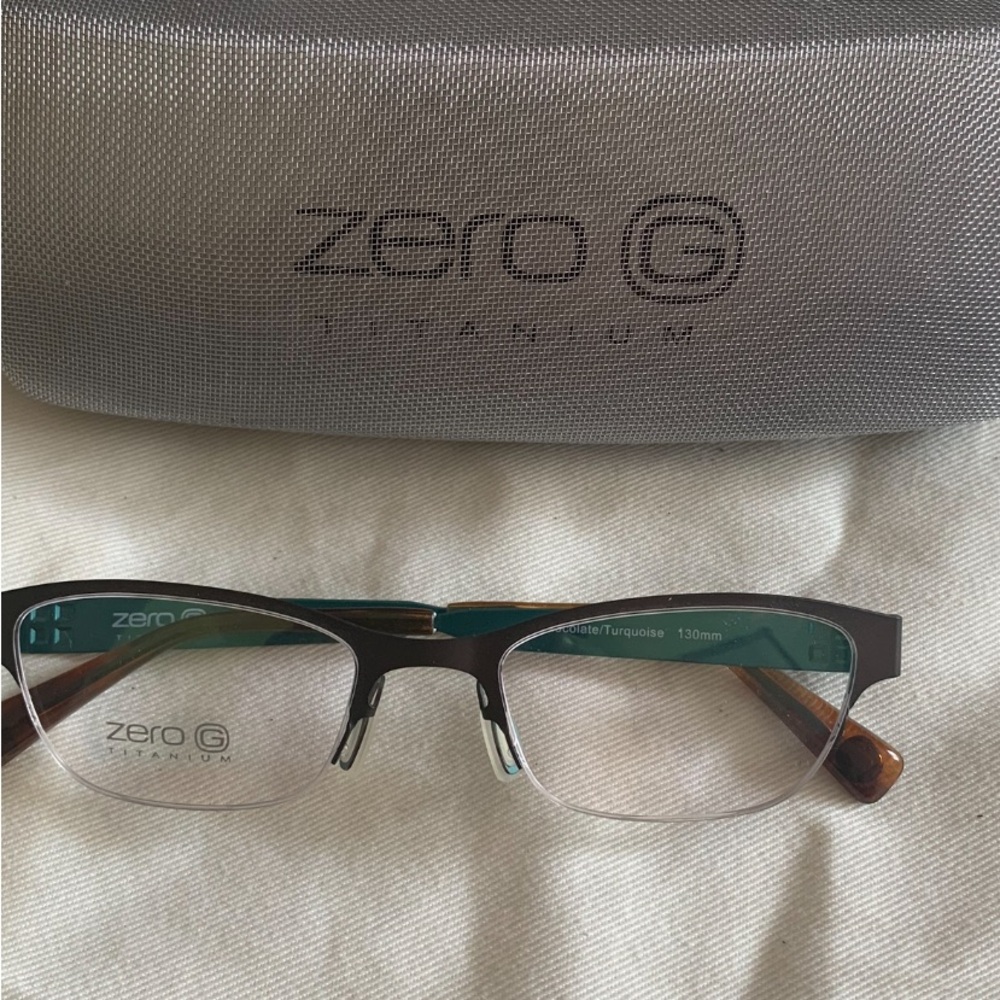 Women’s Zero G eyewear. Titanium. New.